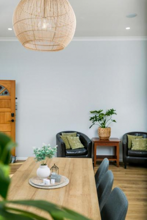 Eden St Lukes Cozy Accommodation